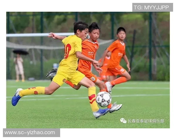 足球俱乐部青训营助力年轻球员成长与发展探索新模式与未来方向 足球俱乐部青训营助力年轻球员成长与发展探索新模式与未来方向